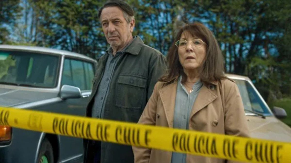 Alguien tiene que saber è un'imperdibile serie crime cilena che sta facendo parlare di sé in tutto il mondo.