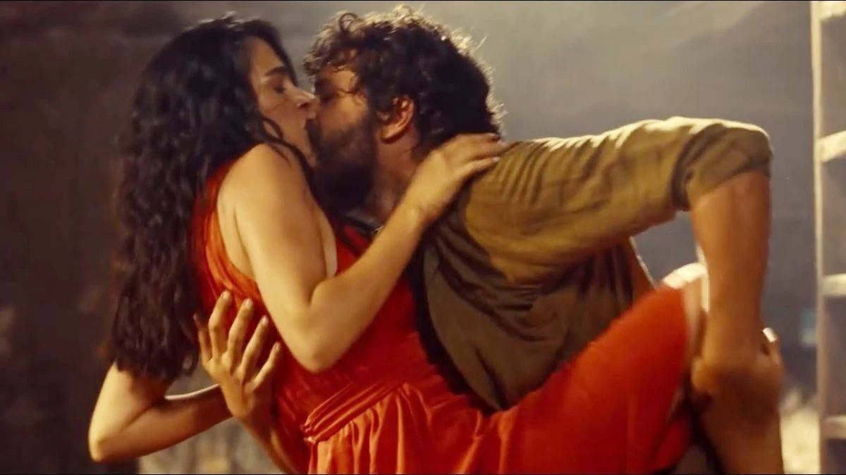 Cenere: su Netflix c'è un film turco sorprendente e sensuale. Non perderti il thriller erotico con i migliori interpreti turchi.