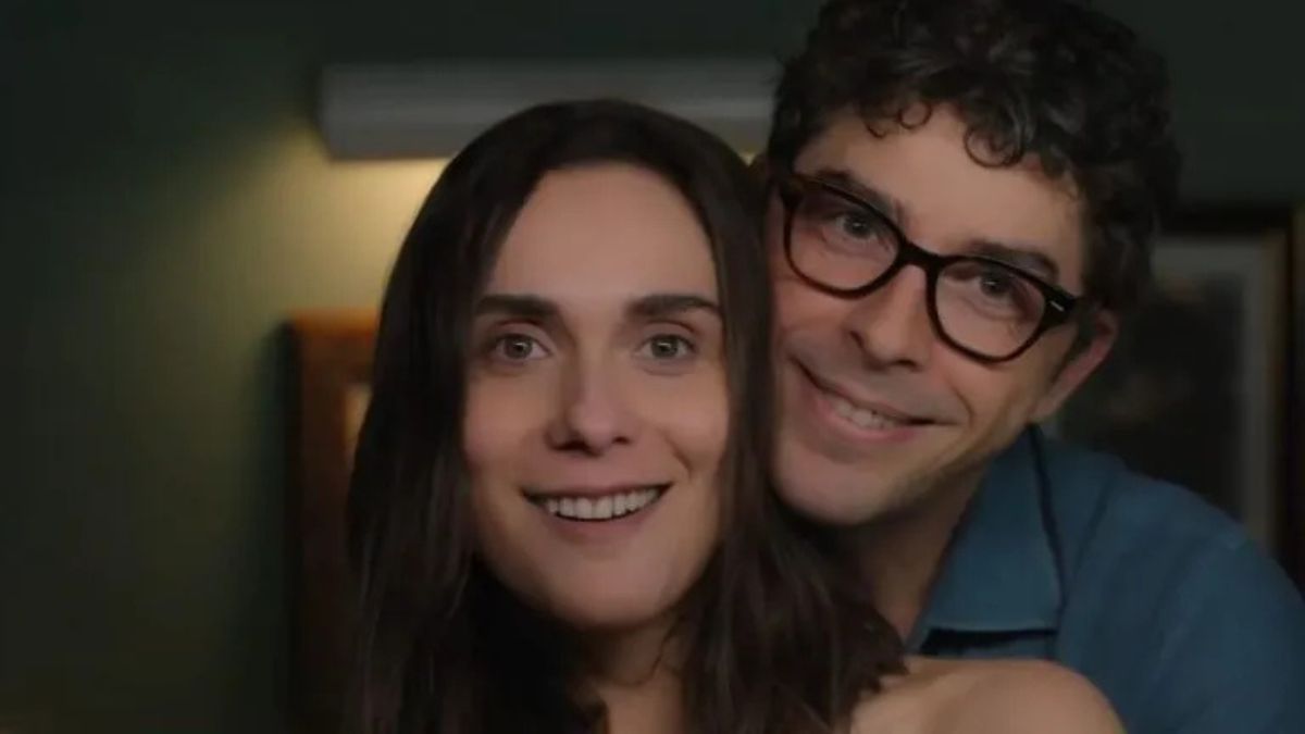 Fedeltà è la miniserie italiana originale Netflix tratta da un bestseller. Non è una storia d'amore: è una storia sull'amore.