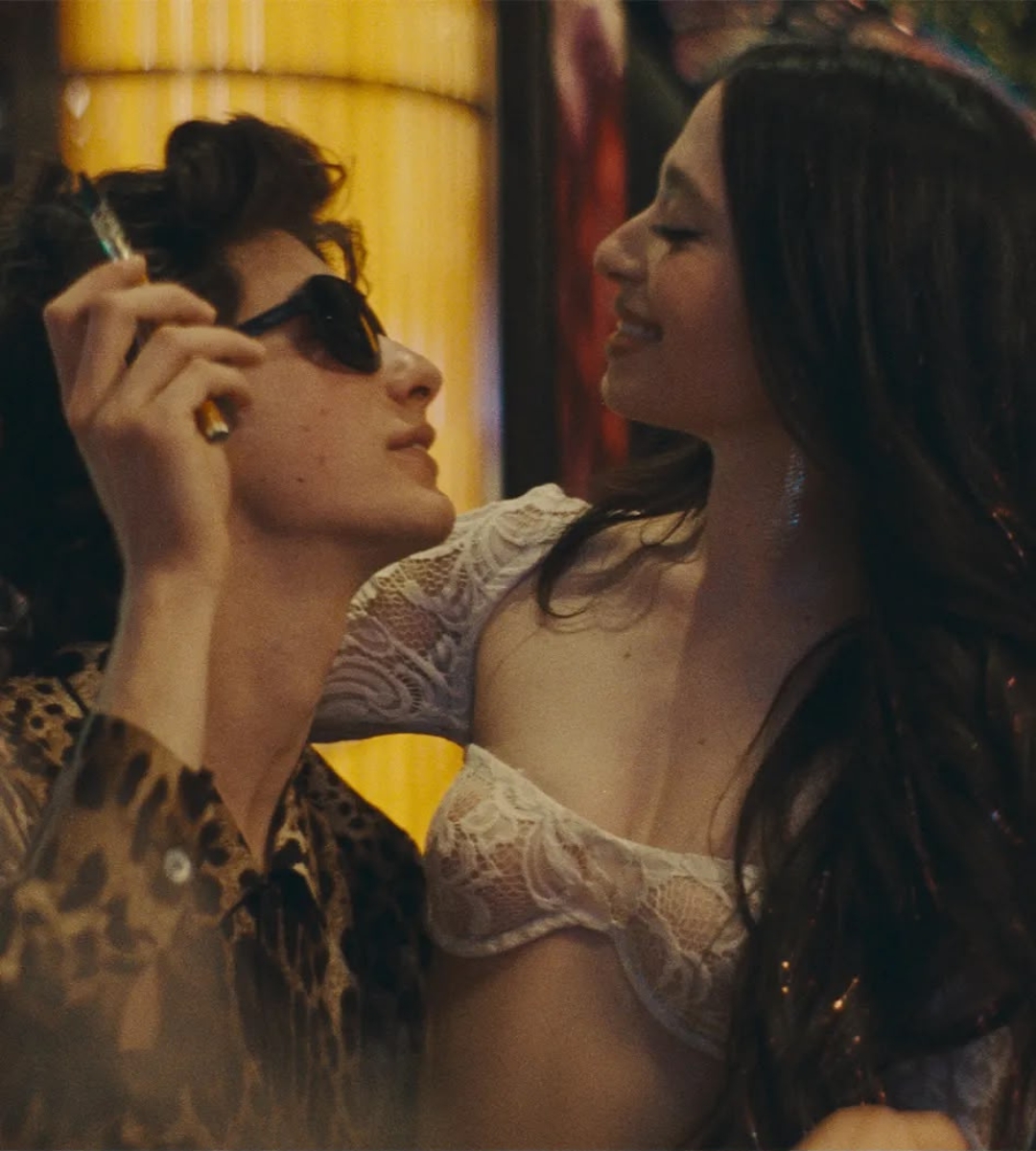 Ani e Ivan in una scena del film Anora, ora su Netflix