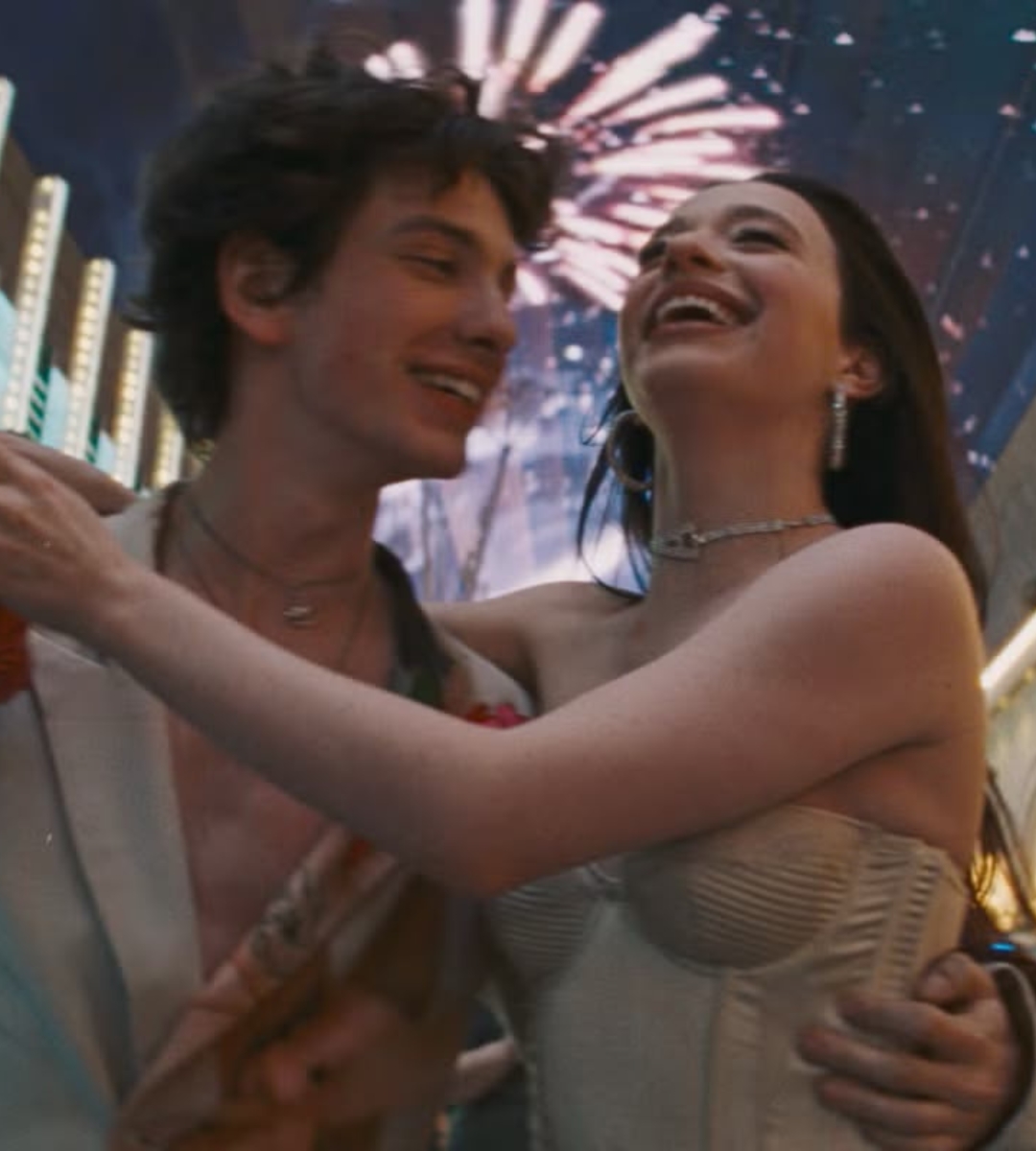 Ani e Ivan in una scena del film Anora, ora su Netflix