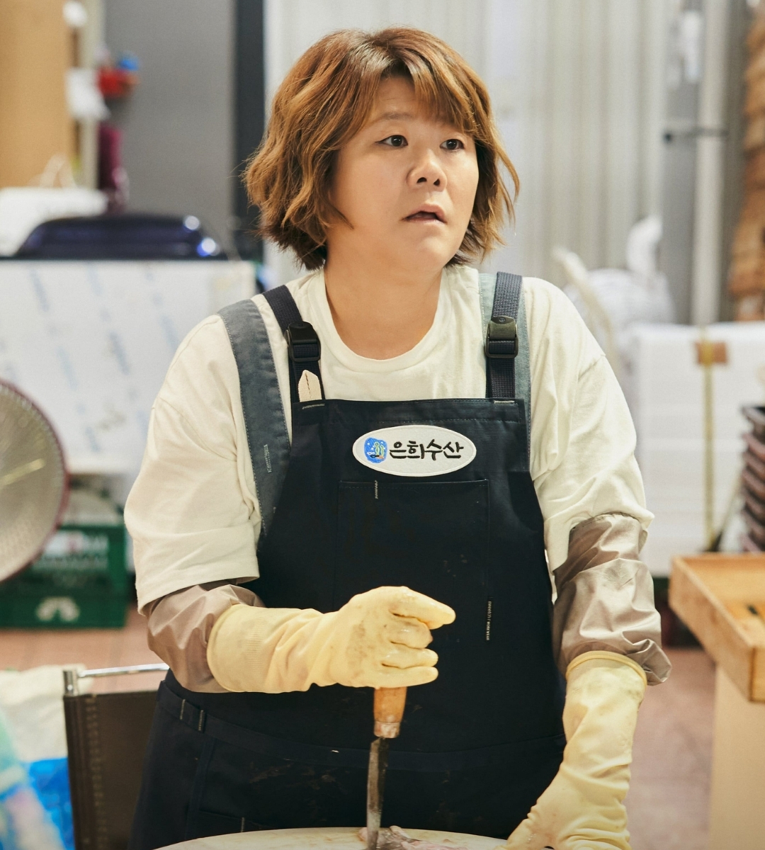 Lee Jeong-eun in una scena di Our Blues – Vite intrecciate (2022)