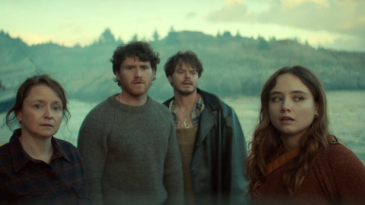 Below: la nuova serie Netflix e quel mistero nascosto negli abissi. Josh Hartnett dovrà affrontare questo oscuro segreto.