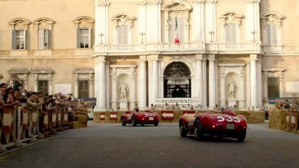 Ferrari: il biopic di Michael Mann sul fondatore del Cavallino è su Netflix, con Penelope Cruz e Adam Driver.
