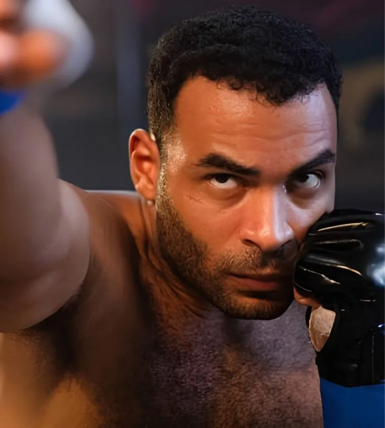 Fúria: su Netflix arriva la serie brasiliana che porta l'MMA al centro di un thriller ad alta tensione. Tra combattimenti e criminalità.