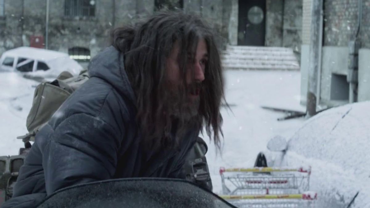in foto il protagonista dell'horror Extinction-Sopravvissuti