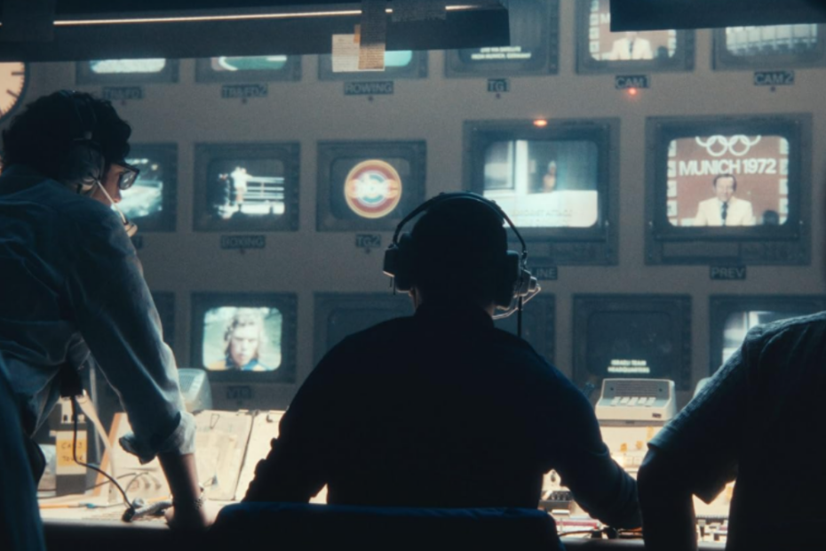 in foto una scena del film September 5