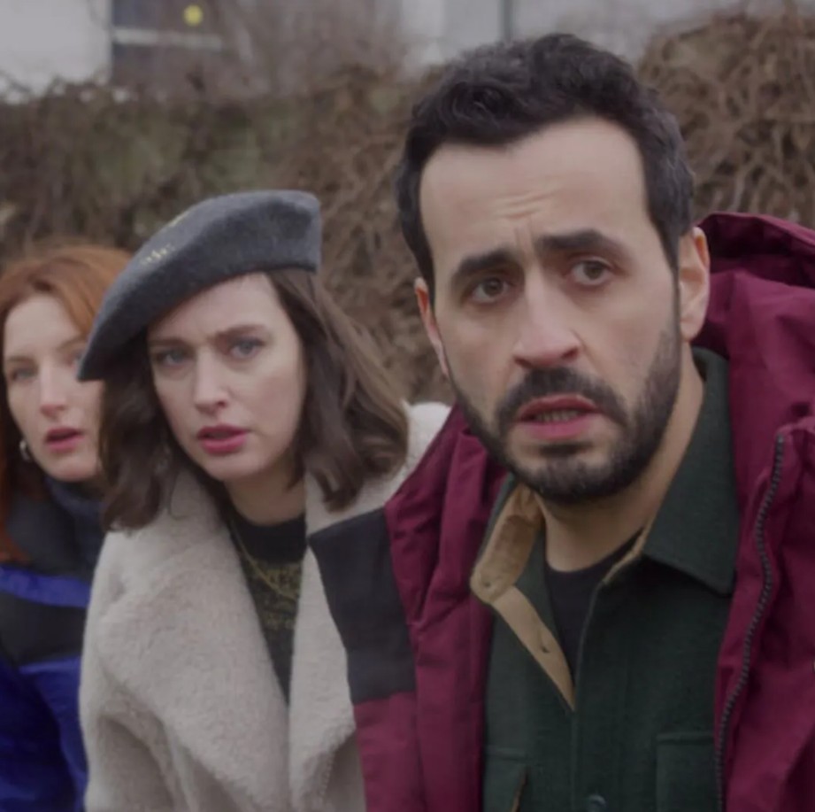 Una famiglia, un business fuori legge e molti guai: Altro che caffè è su Netflix. Una comedy francese da recuperare subito.