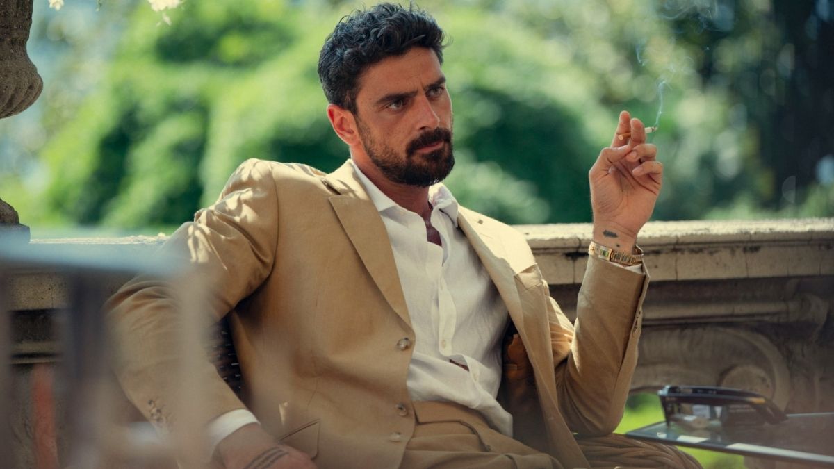 Castellitto, Porcaroli e Morrone entrano in The Gentlemen 2: la serie porta Eddie e Susie tra boss, ville e location reali del Lago Maggiore.