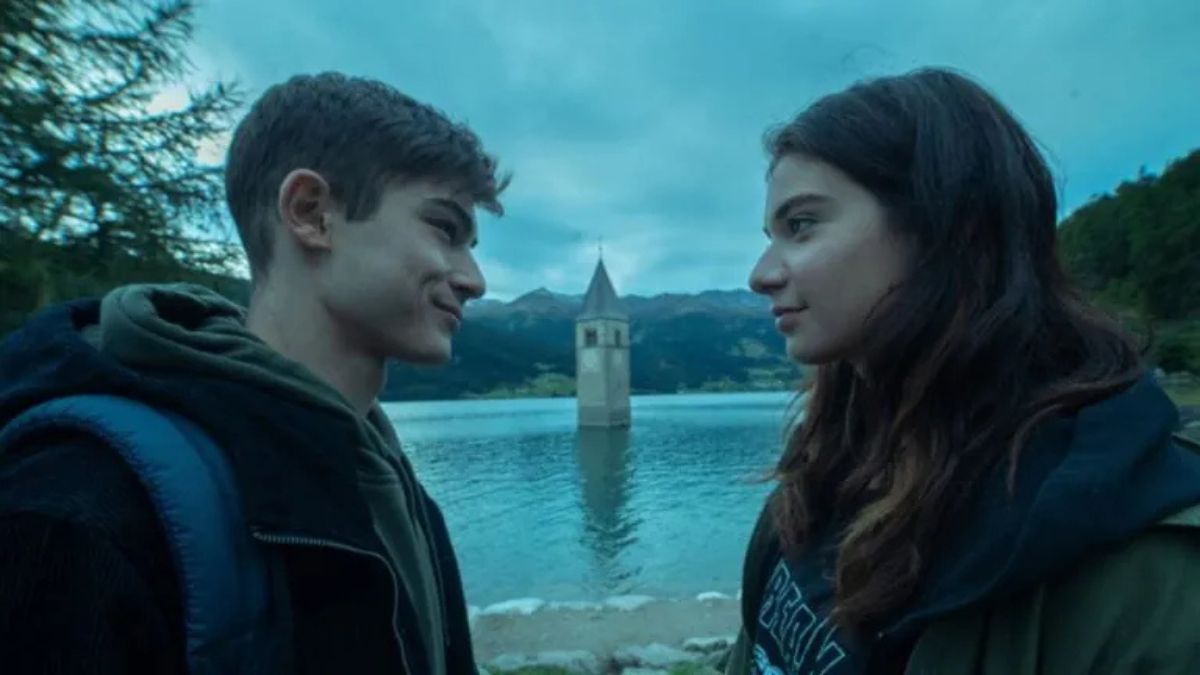 Curon: il gioiello thriller/horror italiano di Netflix trasforma una leggenda popolare in un incubo. Con Valeria Bilello.