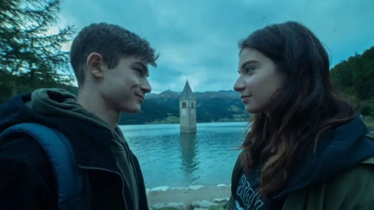 Curon: il gioiello thriller/horror italiano di Netflix trasforma una leggenda popolare in un incubo. Con Valeria Bilello.