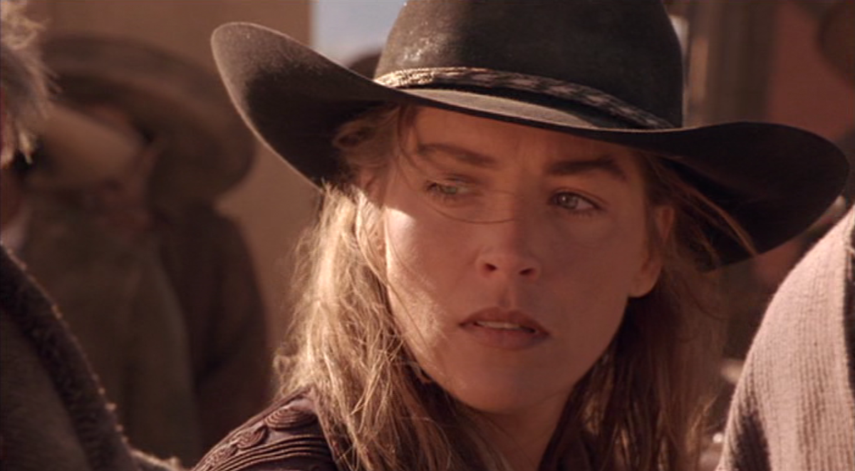 Su Netflix il western di Sam Raimi con Sharon Stone, Gene Hackman, Russell Crowe e DiCaprio: trama, cast, critica e il sorprendente retroscena.