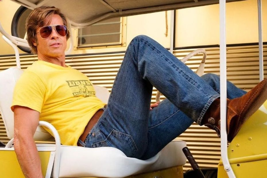 Brad Pitt torna nei panni di Cliff Booth, il personaggio di C'era una volta a... Hollywood per cui ha vinto l'Oscar.