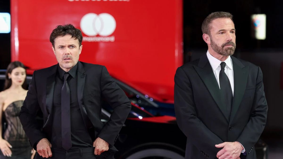 Casey Affleck porta Company a Venezia con i figli Indiana e Atticus e dedica il film ai genitori scomparsi nello stesso anno.