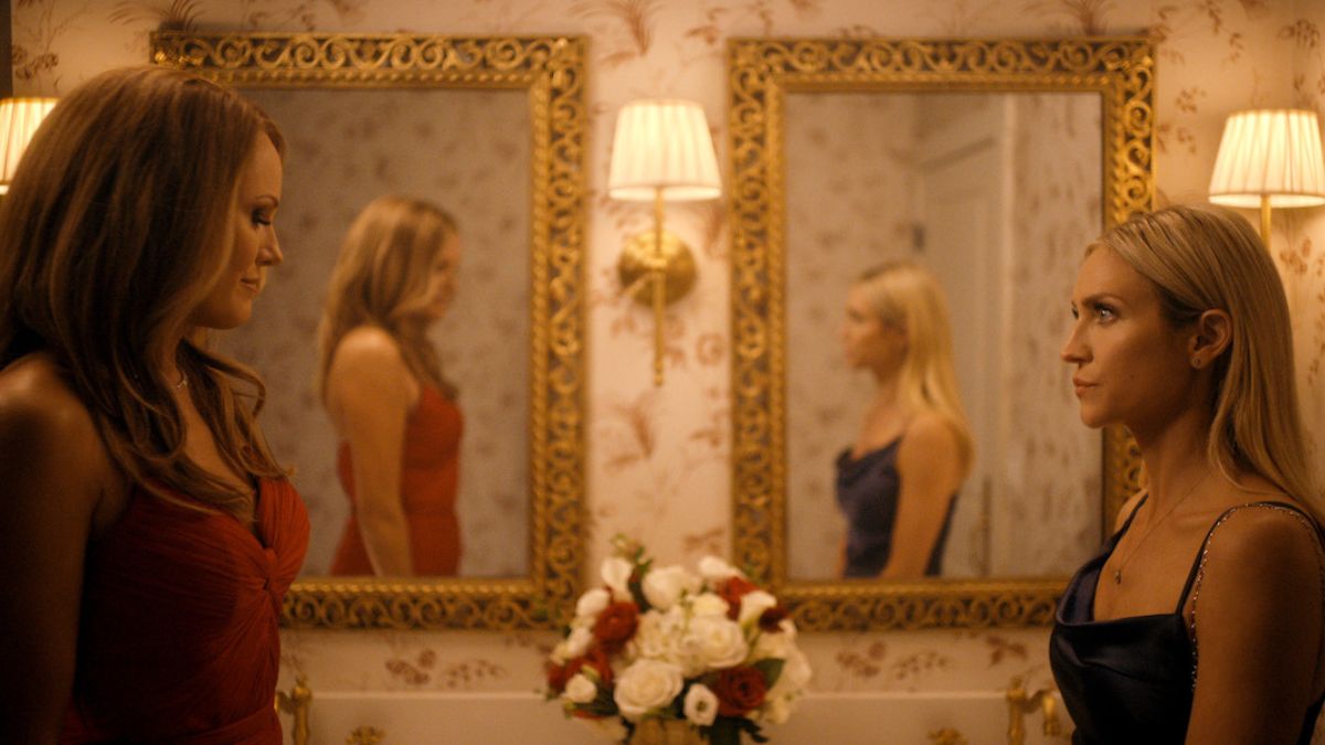 Dopo oltre 20 milioni di visualizzazioni, Nido di vipere torna su Netflix con la stagione 2. Sophie e Margo hanno già una data per il ritorno.