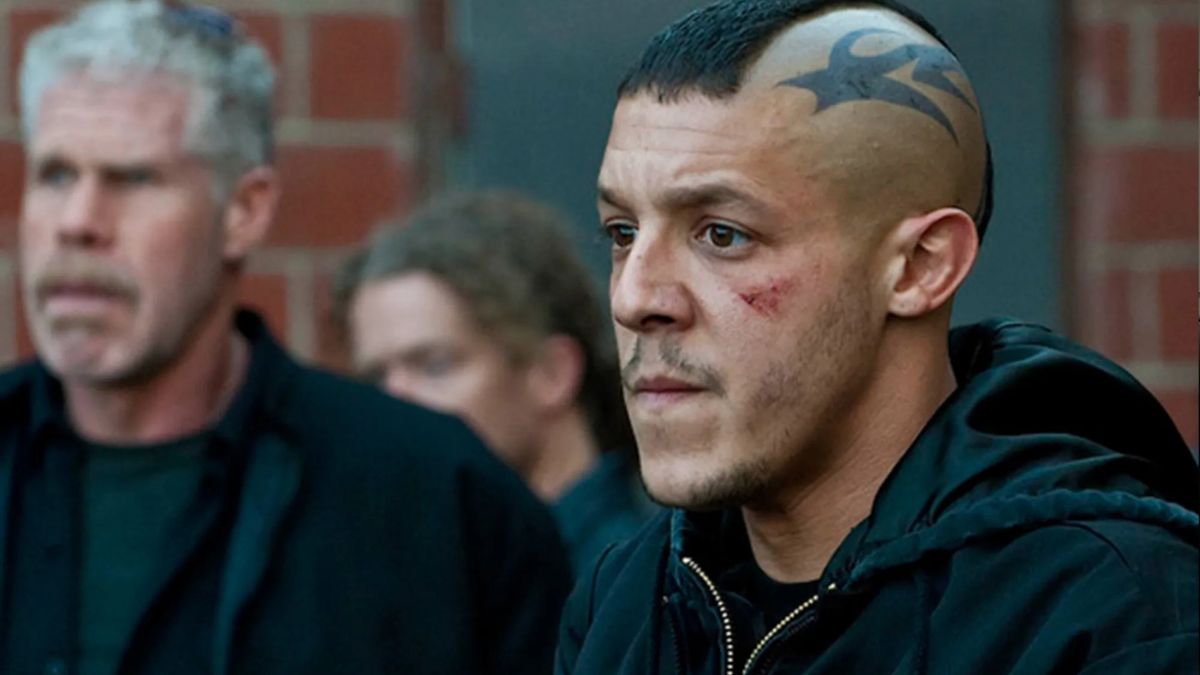 Charlie Hunnam riunisce il cast di Sons of Anarchy 12 anni dopo il finale. Cos'è Legends e perché questo ritorno non è un normale revival.