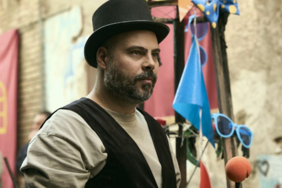 in foto Marco D'Amore protagonista del film Criature
