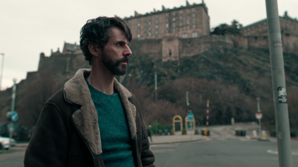 Matthew Goode nei panni del detective Carl Morck in Dept. Q