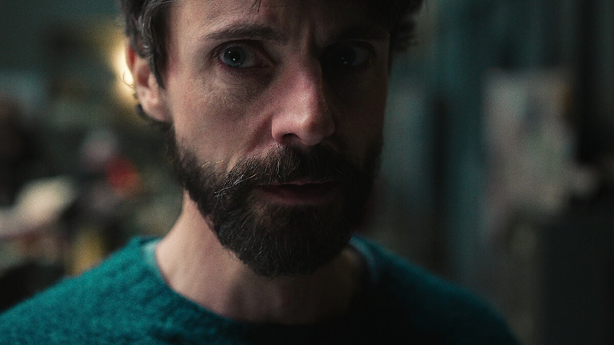 Matthew Goode nei panni del detective Carl Morck in Dept. Q