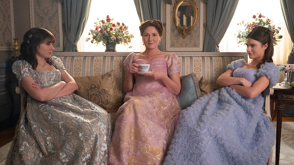 Netflix lavora a uno spin-off di Bridgerton dedicato a Violet, la matriarca della famiglia. Ecco cosa sappiamo sulla nuova serie TV.