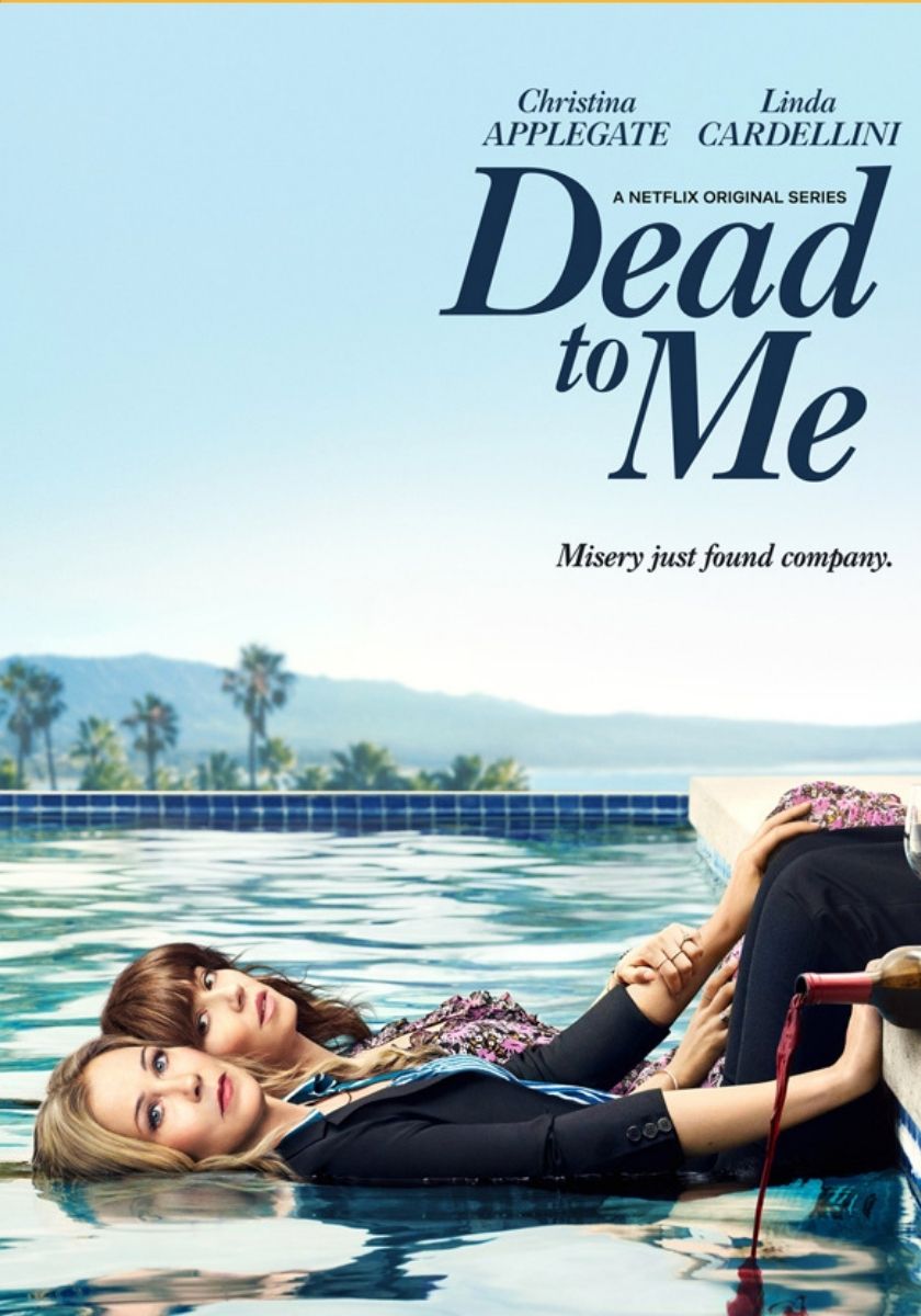 Su Netflix una dark comedy in 3 stagioni con Christina Applegate e Linda Cardellini: Amiche per la morte è una serie da riscoprire.