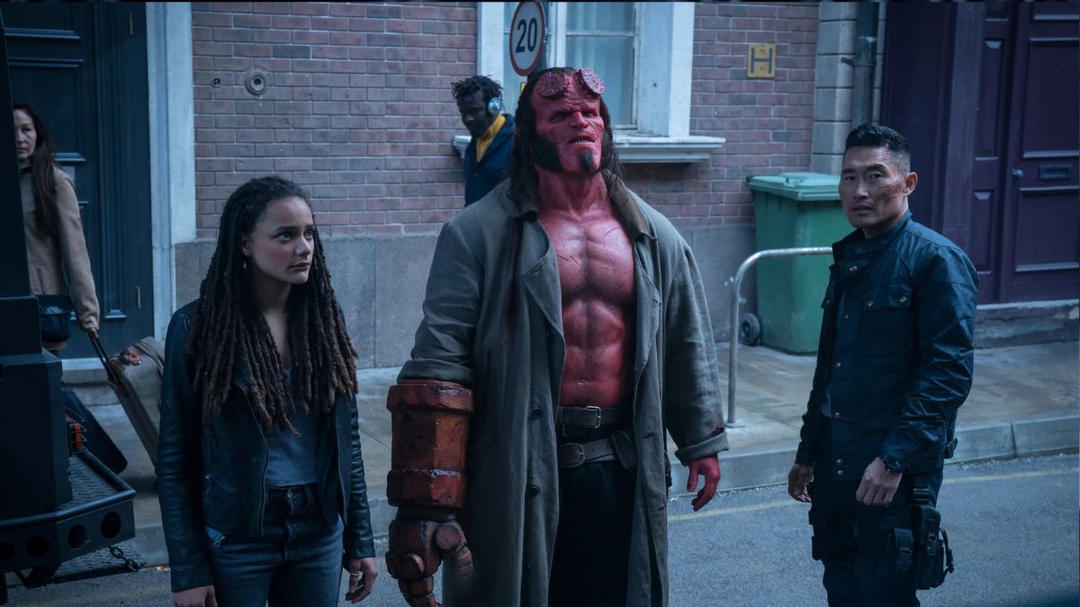 David Harbour torna su Netflix con Hellboy, ora terzo in Top 10. Il reboot bocciato dalla critica merita una seconda possibilità? Per noi, sì