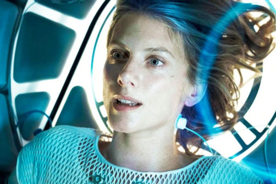 Una donna intrappolata in una capsula e il 90% su Rotten Tomatoes. Scopri perché Oxygen è un thriller Netflix da riscoprire.