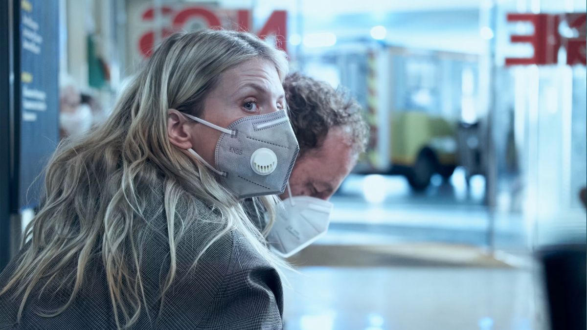 Una donna intrappolata in una capsula e il 90% su Rotten Tomatoes. Scopri perché Oxygen è un thriller Netflix da riscoprire.