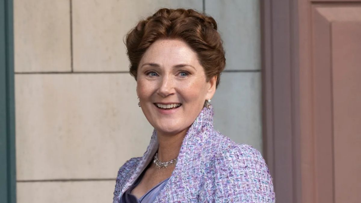 Netflix lavora a uno spin-off di Bridgerton dedicato a Violet, la matriarca della famiglia. Ecco cosa sappiamo sulla nuova serie TV.