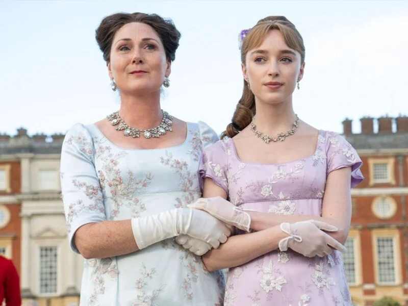 Netflix lavora a uno spin-off di Bridgerton dedicato a Violet, la matriarca della famiglia. Ecco cosa sappiamo sulla nuova serie TV.