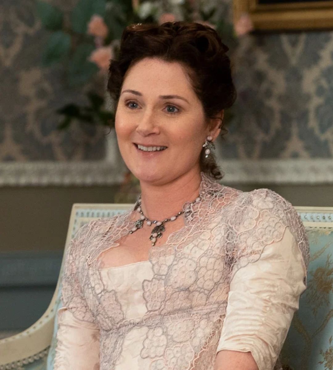 Netflix lavora a uno spin-off di Bridgerton dedicato a Violet, la matriarca della famiglia. Ecco cosa sappiamo sulla nuova serie TV.